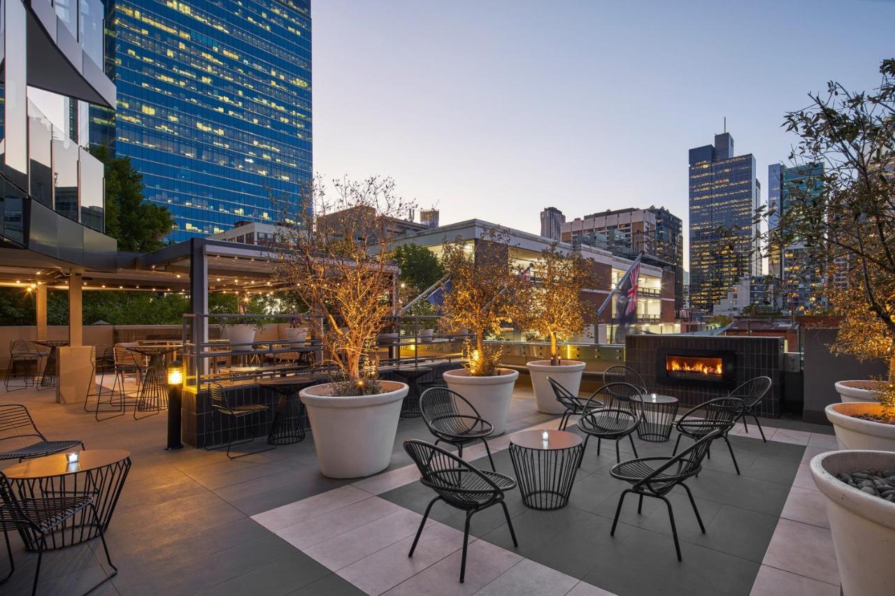 Sheraton Melbourne Hotel Zewnętrze zdjęcie The rooftop bar at the Crown Hotel