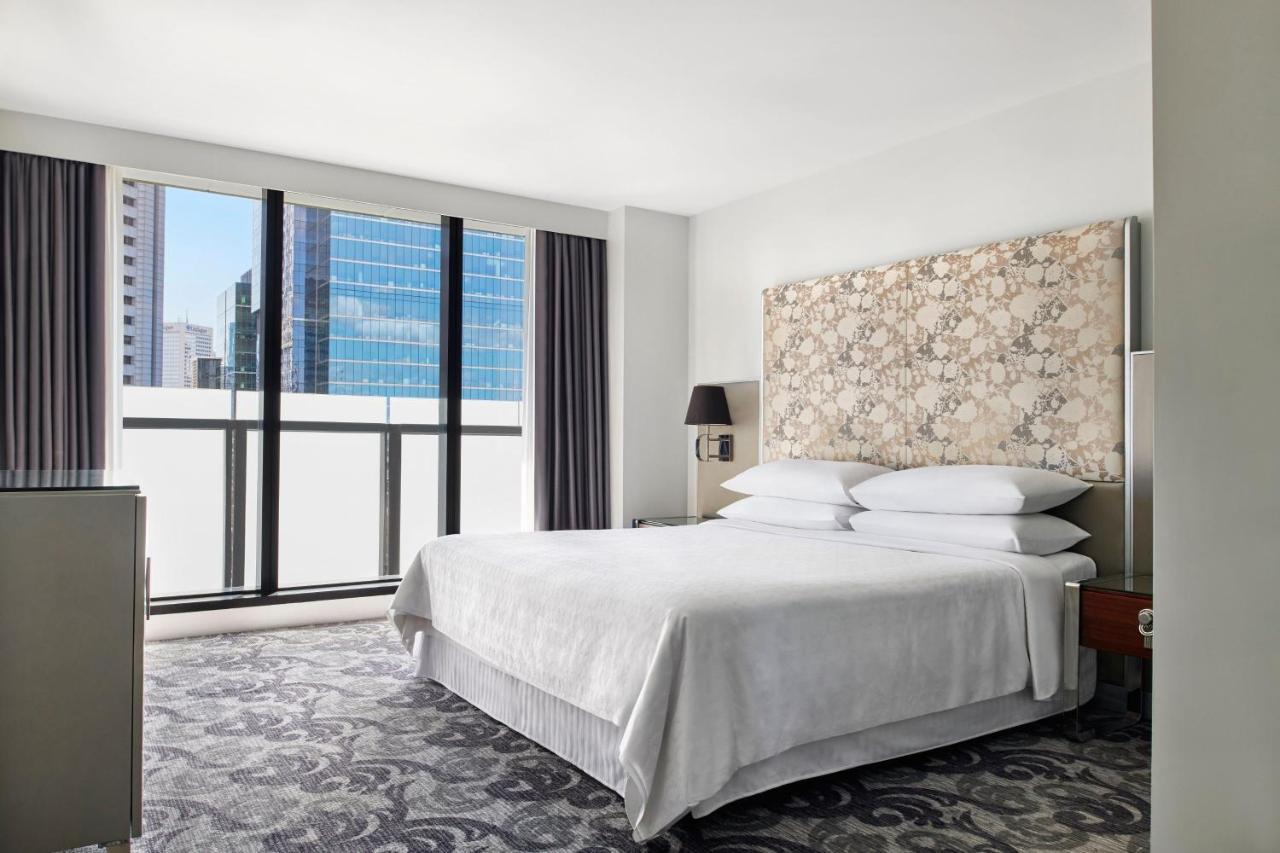 Sheraton Melbourne Hotel Zewnętrze zdjęcie A guest room at the hotel