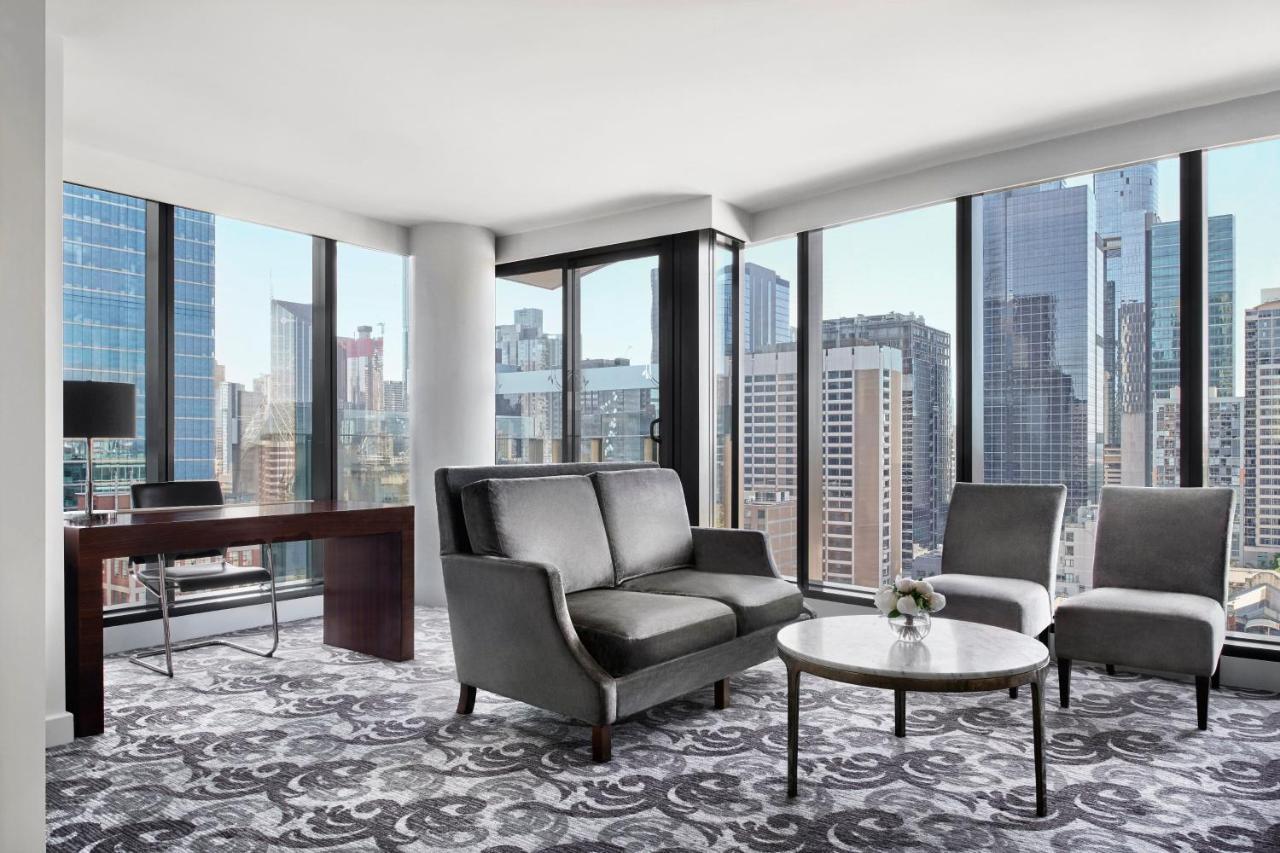 Sheraton Melbourne Hotel Zewnętrze zdjęcie A living room in a typical apartment