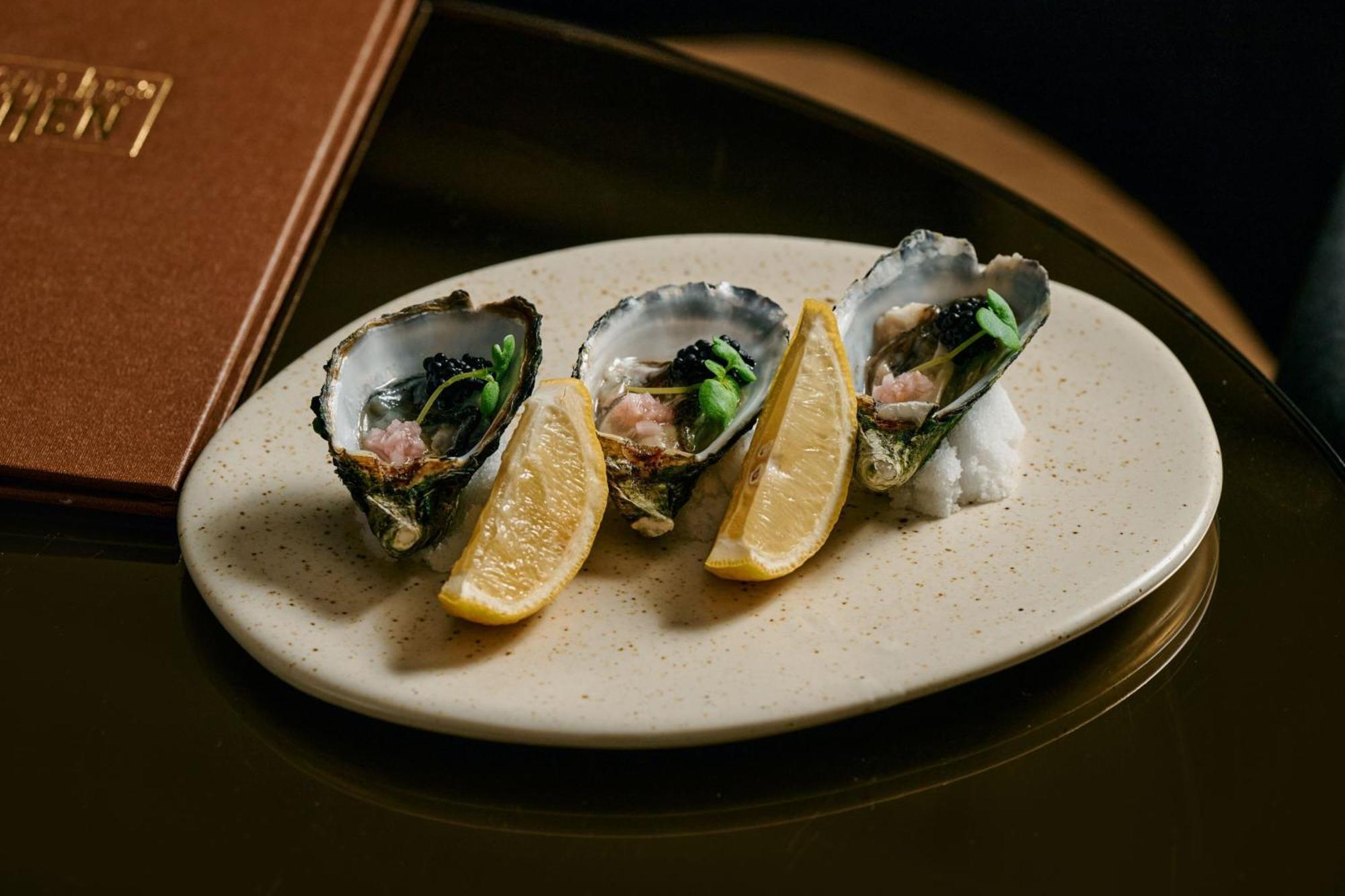 Sheraton Melbourne Hotel Zewnętrze zdjęcie Oysters at the Oyster Bar
